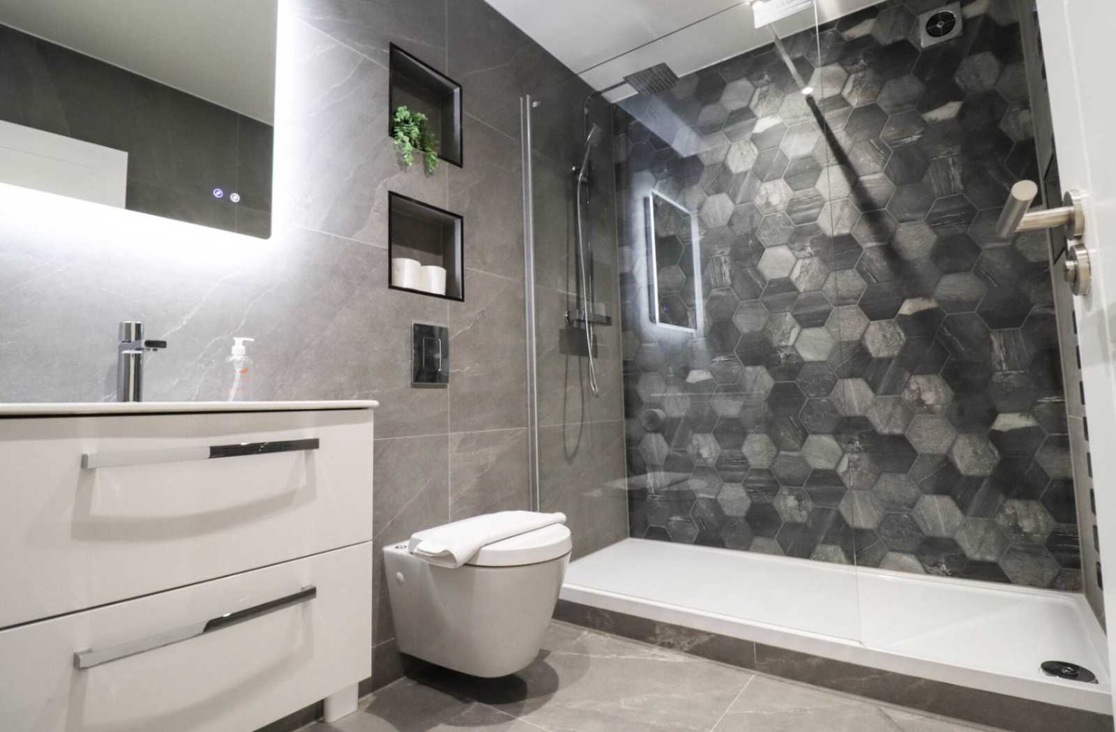 View Temple End Two-Bed by Mia Partners in 10 Temple End, HP13 5DN Temple End Two-Bed by Mia Partners in 10 Temple End, HP13 5DN - Property image 10 - VivreStays