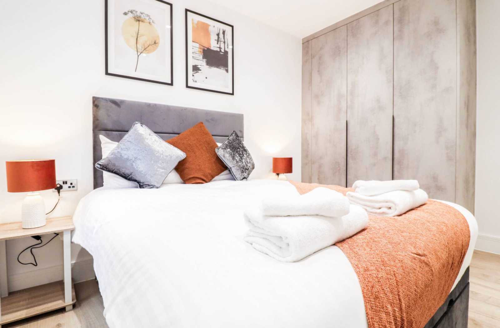 View Temple End Two-Bed by Mia Partners in 10 Temple End, HP13 5DN Temple End Two-Bed by Mia Partners in 10 Temple End, HP13 5DN - Property image 14 - VivreStays