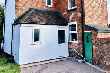 143 Bloxwich Road North by Mia Partners in 143 Bloxwich Road North, WV12 5PX - Property image 4 - VivreStays