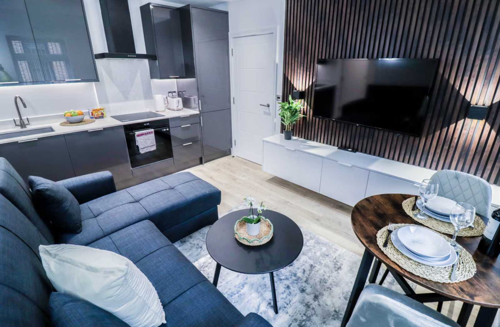 View Temple End One-Bed by Mia Partners in 10 Temple End, HP13 5DN Temple End One-Bed by Mia Partners in 10 Temple End, HP13 5DN - Property image 3 - VivreStays