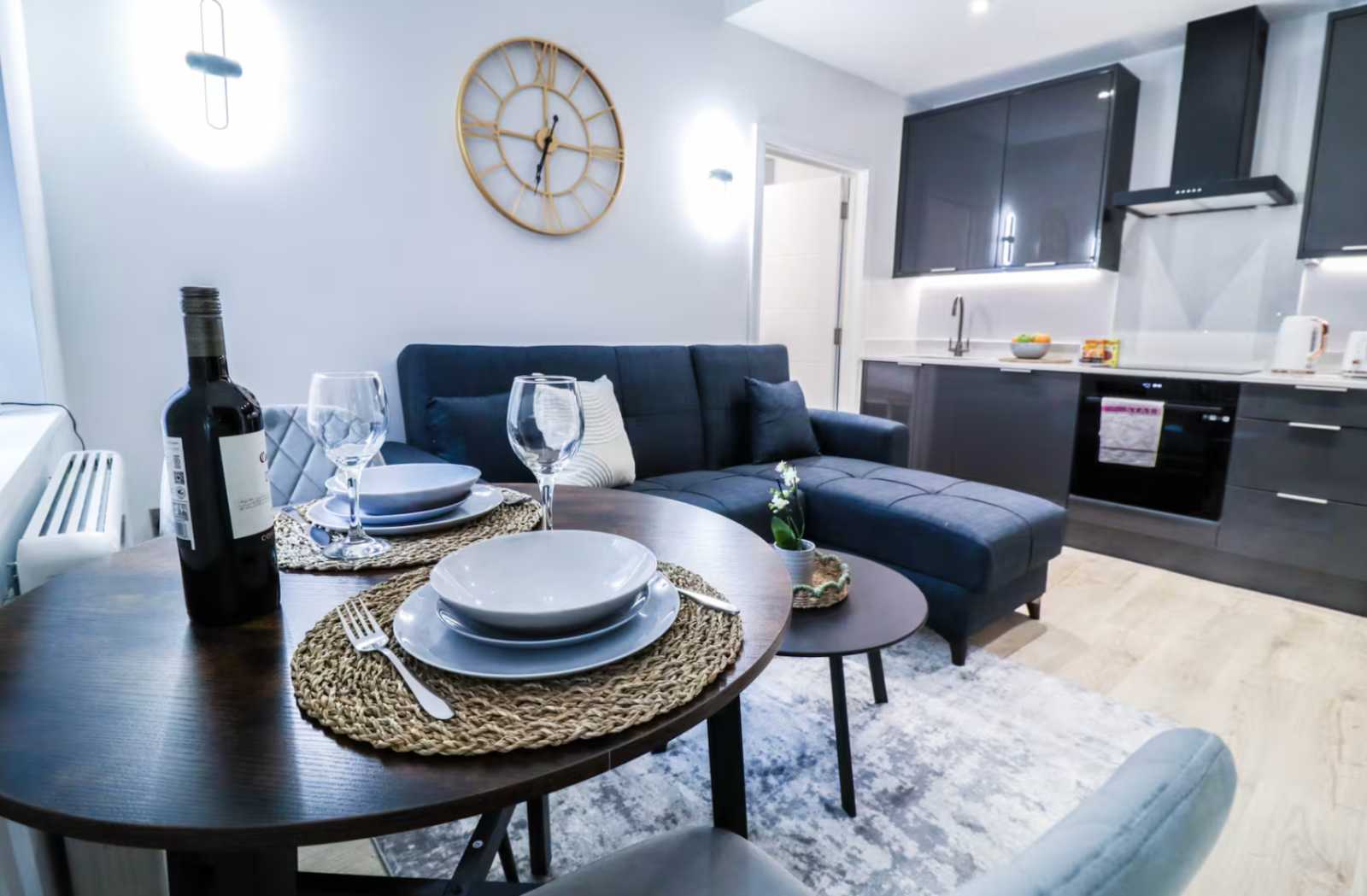 View Temple End One-Bed by Mia Partners in 10 Temple End, HP13 5DN Temple End One-Bed by Mia Partners in 10 Temple End, HP13 5DN - Property image 8 - VivreStays