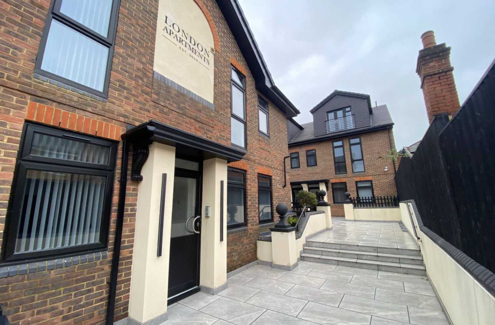 View Temple End One-Bed by Mia Partners in 10 Temple End, HP13 5DN Temple End One-Bed by Mia Partners in 10 Temple End, HP13 5DN - Property image 12 - VivreStays
