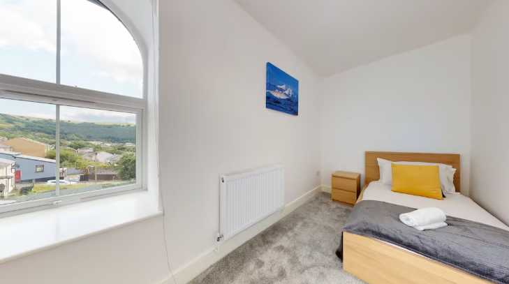 Kings Street Three Bed by Mia Partners in NP13 1DF - Property image 8 - VivreStays