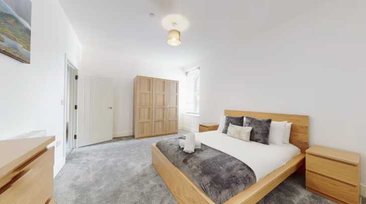 Kings Street Three Bed by Mia Partners in NP13 1DF - Property image 9 - VivreStays