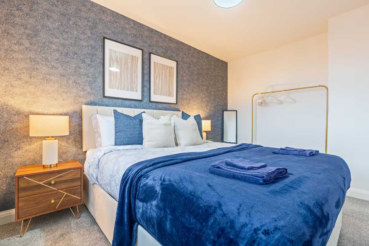 View 3 Johnson Close by Mia Partners in 3 Johnson Close, LE18 3UB 3 Johnson Close by Mia Partners in 3 Johnson Close, LE18 3UB - Property image 2 - VivreStays
