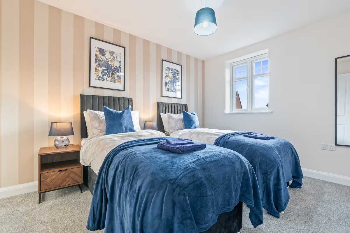 View 3 Johnson Close by Mia Partners in 3 Johnson Close, LE18 3UB 3 Johnson Close by Mia Partners in 3 Johnson Close, LE18 3UB - Property image 3 - VivreStays
