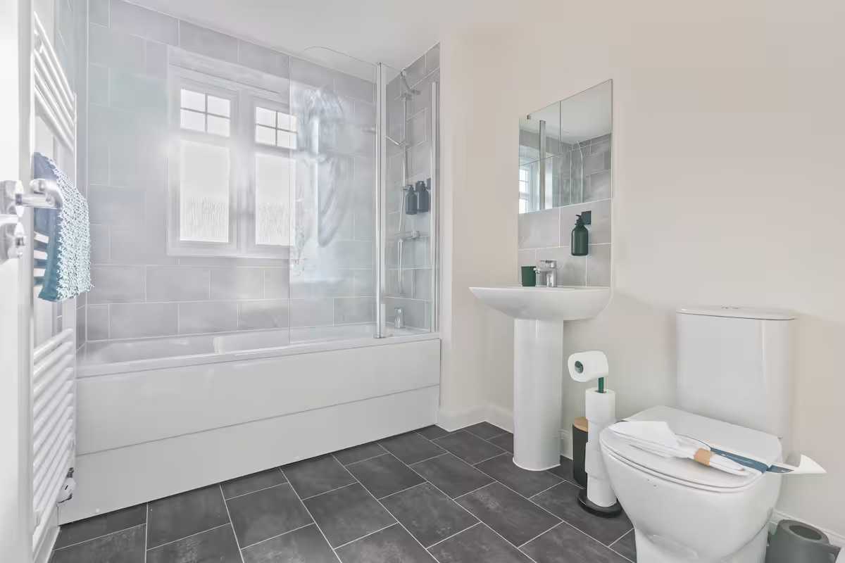 View 3 Johnson Close by Mia Partners in 3 Johnson Close, LE18 3UB 3 Johnson Close by Mia Partners in 3 Johnson Close, LE18 3UB - Property image 7 - VivreStays