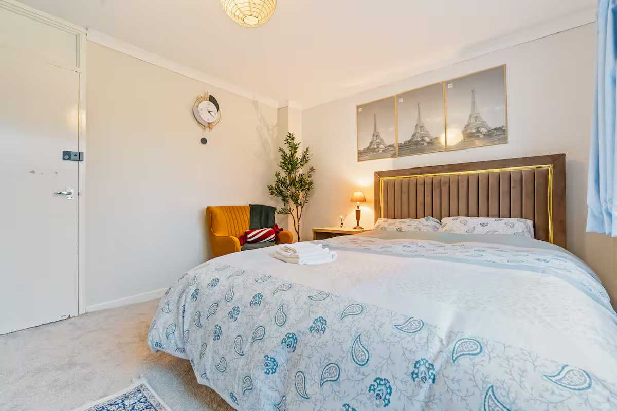 33 Balfour by Mia Partners in 33 Balfour, B79 7BH - Property image 3 - VivreStays