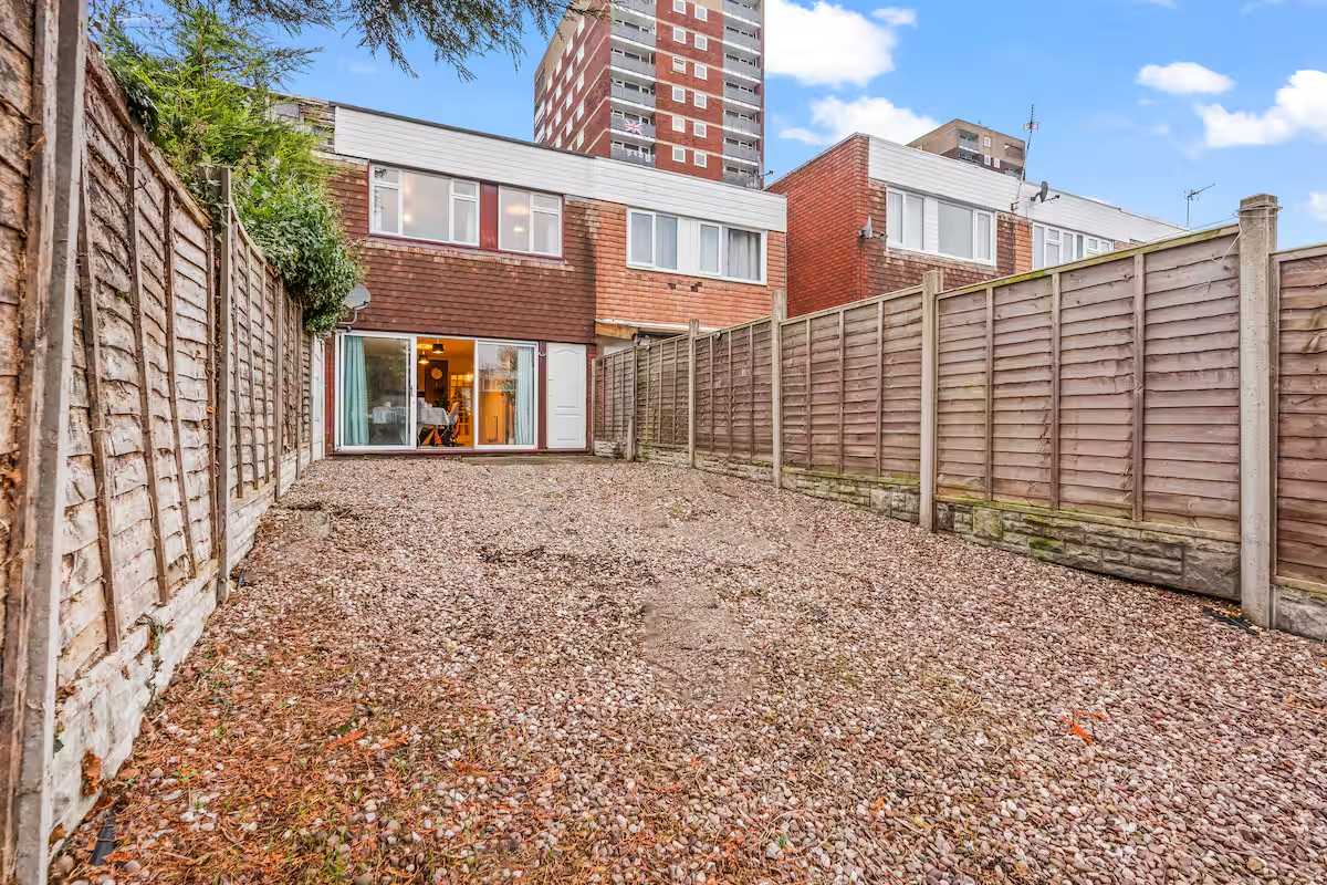 33 Balfour by Mia Partners in 33 Balfour, B79 7BH - Property image 4 - VivreStays
