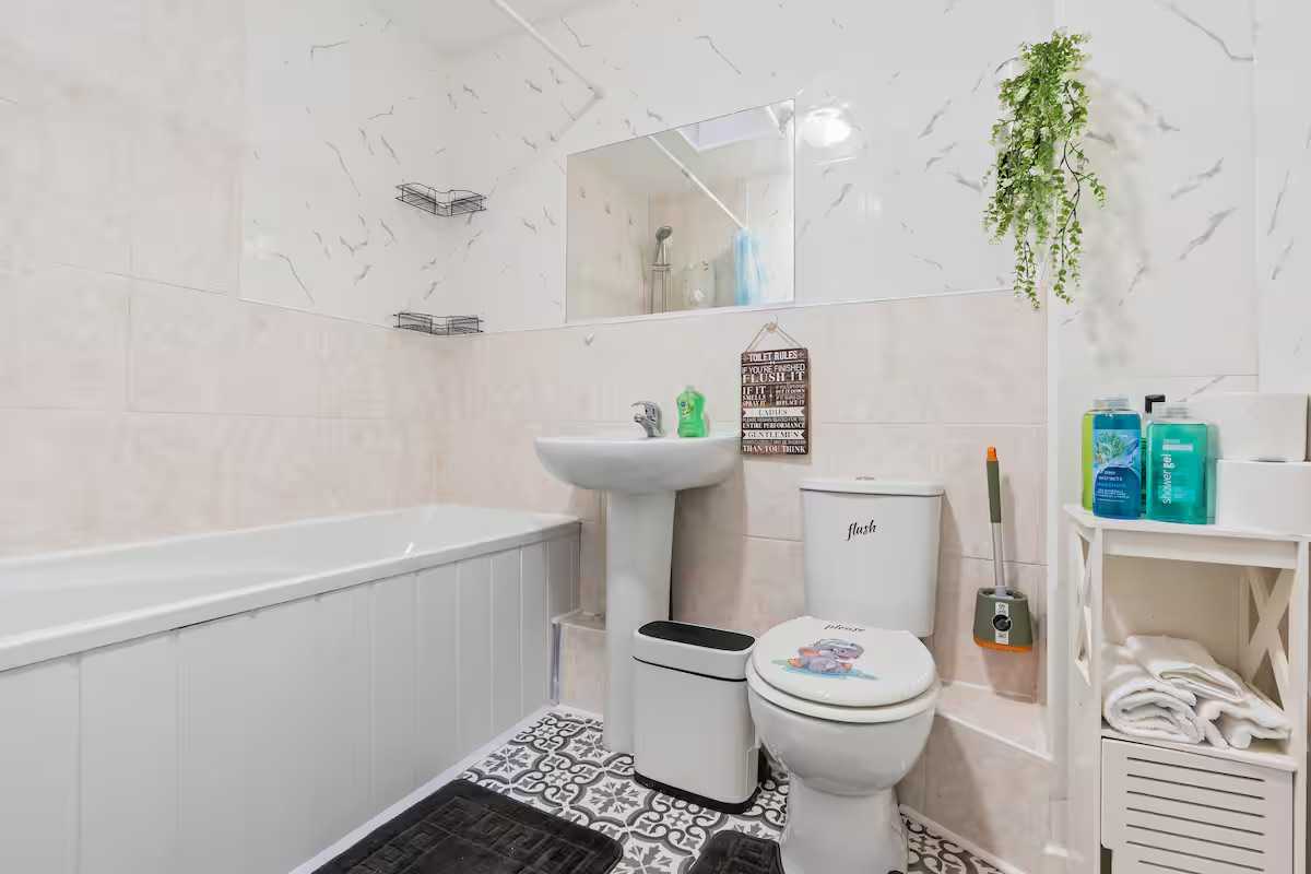 33 Balfour by Mia Partners in 33 Balfour, B79 7BH - Property image 7 - VivreStays