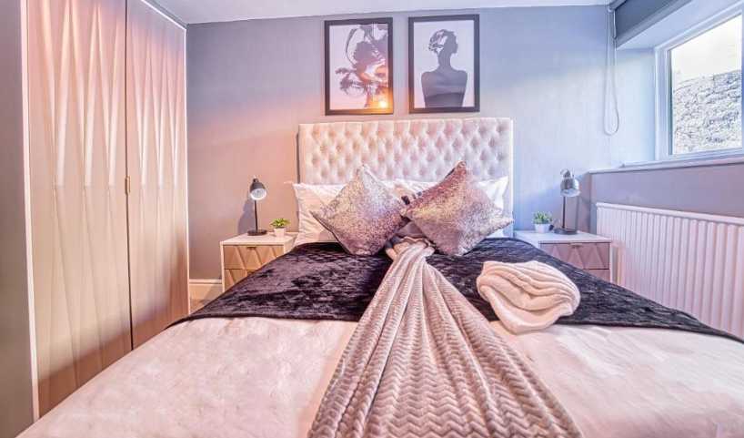 View 183 High Street by Mia Partners in 183 High Street, BA1 7DP 183 High Street by Mia Partners in 183 High Street, BA1 7DP - Property image 2 - VivreStays