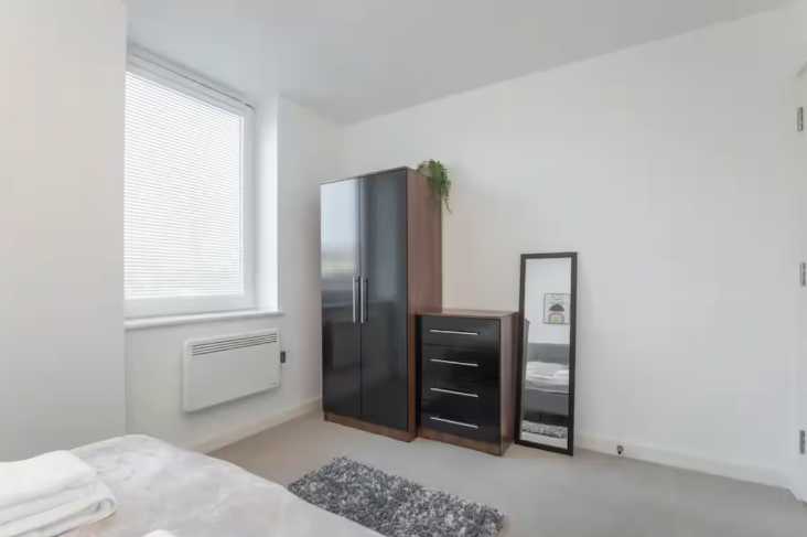 14 The Post House by Mia Partners in GL4 3DX - Property image 5 - VivreStays