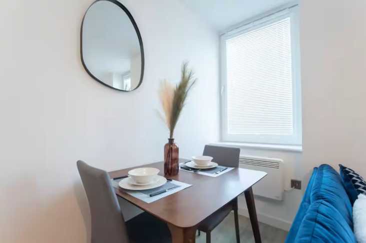 14 The Post House by Mia Partners in GL4 3DX - Property image 6 - VivreStays