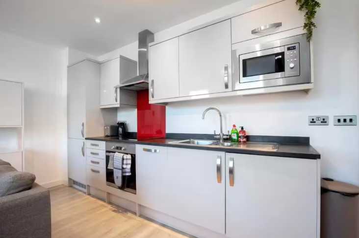 14 The Post House by Mia Partners in GL4 3DX - Property image 8 - VivreStays