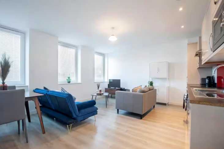 14 The Post House by Mia Partners in GL4 3DX - Property image 9 - VivreStays