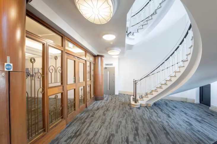 14 The Post House by Mia Partners in GL4 3DX - Property image 10 - VivreStays
