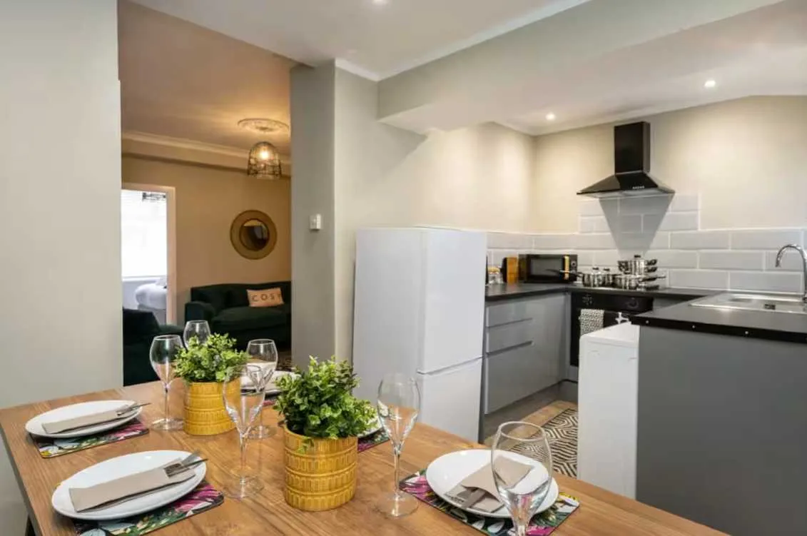 88 Mountain Ash Road by Mia Partners in 88 Mountain Ash Road, CF45 4PR - Property image 3 - VivreStays