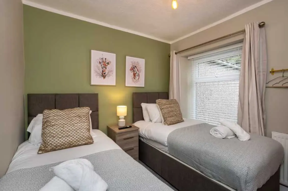 88 Mountain Ash Road by Mia Partners in 88 Mountain Ash Road, CF45 4PR - Property image 4 - VivreStays