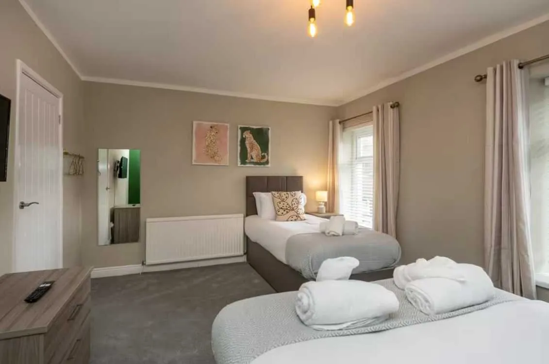 88 Mountain Ash Road by Mia Partners in 88 Mountain Ash Road, CF45 4PR - Property image 8 - VivreStays