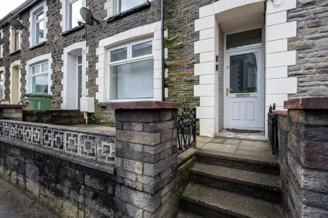 88 Mountain Ash Road by Mia Partners in 88 Mountain Ash Road, CF45 4PR - Property image 12 - VivreStays