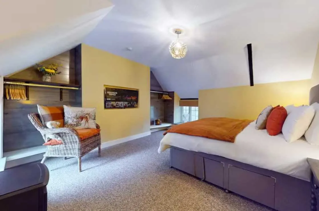 The Wain-Y-Clare by Mia Partners in NP4 0JA - Property image 8 - VivreStays