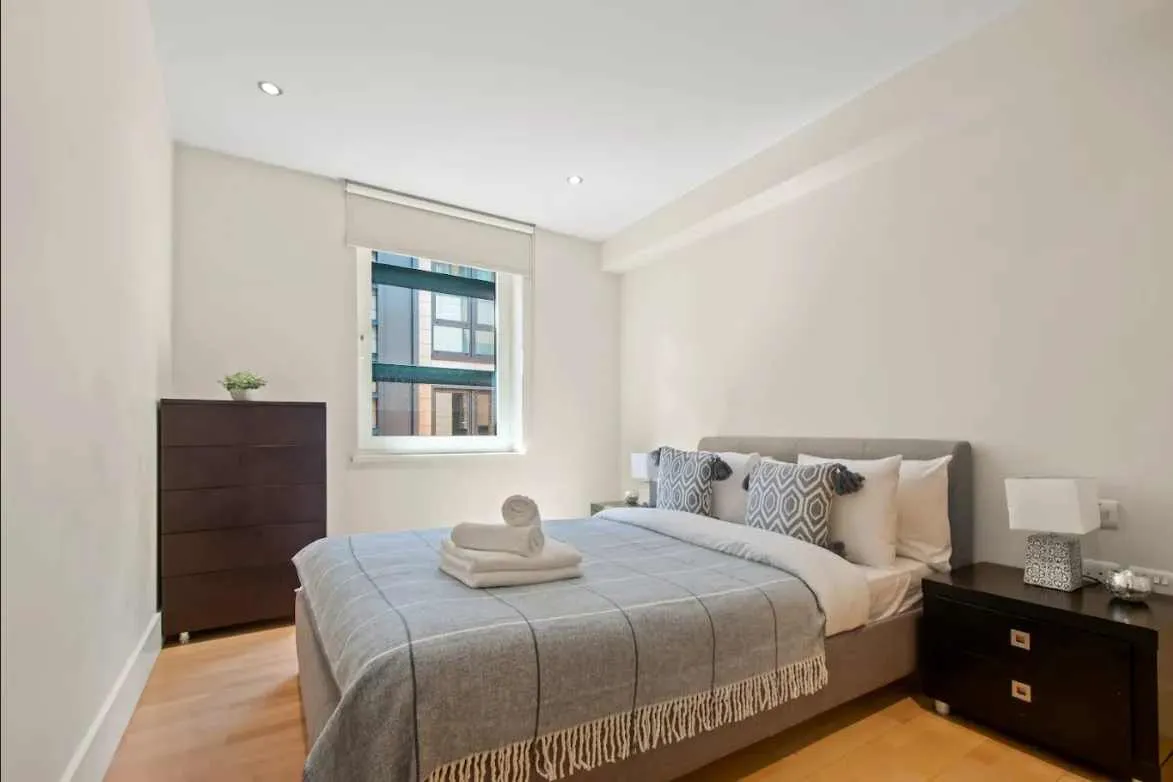 View 1 bed, 1 bath | LIFT Access | High Timber Street EC4V in EC4V 3PA, London, Greater London, England, United Kingdom 1 bed, 1 bath | LIFT Access | High Timber Street EC4V in EC4V 3PA, London, Greater London, England, United Kingdom - Property image 6 - VivreStays