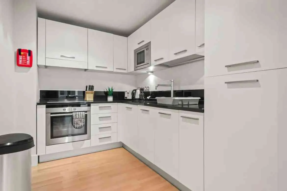 View 1 bed, 1 bath | LIFT Access | High Timber Street EC4V in EC4V 3PA, London, Greater London, England, United Kingdom 1 bed, 1 bath | LIFT Access | High Timber Street EC4V in EC4V 3PA, London, Greater London, England, United Kingdom - Property image 4 - VivreStays