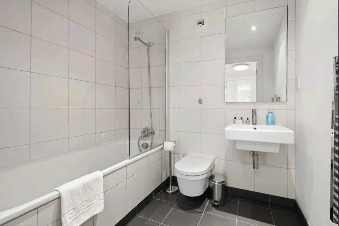 View 1 bed, 1 bath | LIFT Access | High Timber Street EC4V in EC4V 3PA, London, Greater London, England, United Kingdom 1 bed, 1 bath | LIFT Access | High Timber Street EC4V in EC4V 3PA, London, Greater London, England, United Kingdom - Property image 7 - VivreStays