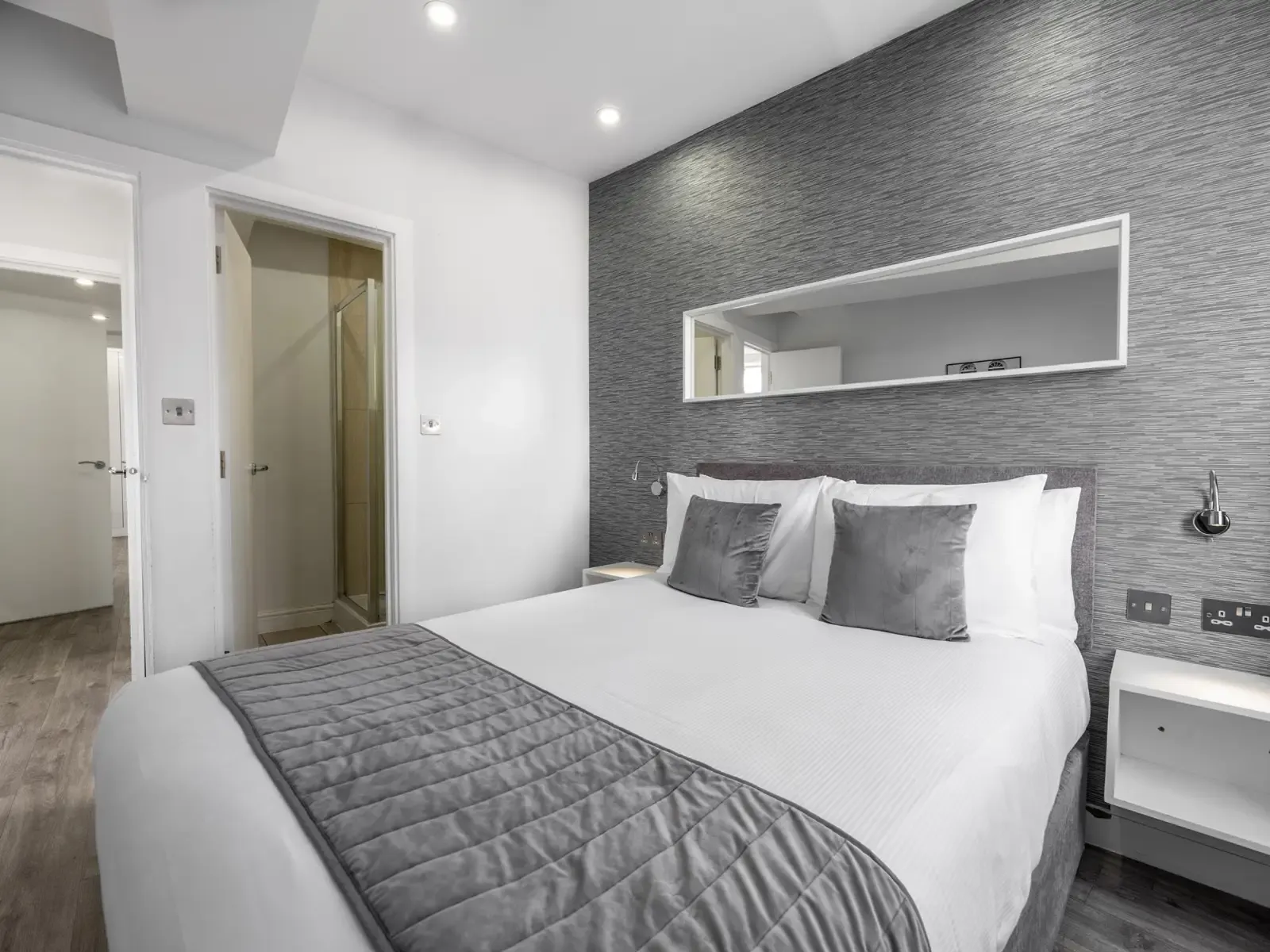 One Bedroom Apartment ( Plus a Sofa Bed) in SW3 3DW, London, Greater London, England, United Kingdom - Property image 10 - VivreStays