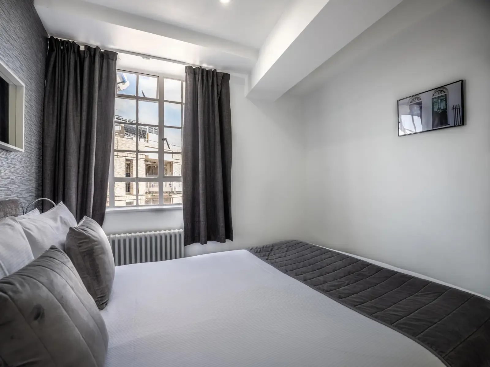 One Bedroom Apartment ( Plus a Sofa Bed) in SW3 3DW, London, Greater London, England, United Kingdom - Property image 12 - VivreStays