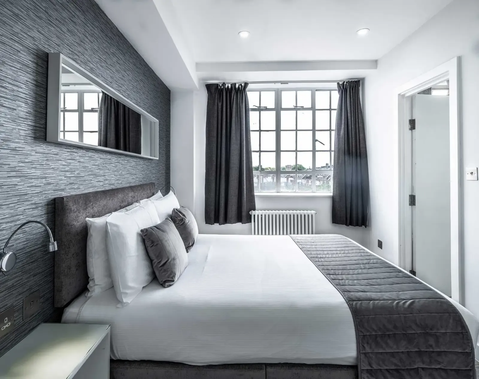 Two Bedroom Apartments (Double, Single Rooms, Sofa bed) in SW3 3DW - Property image 6 - VivreStays