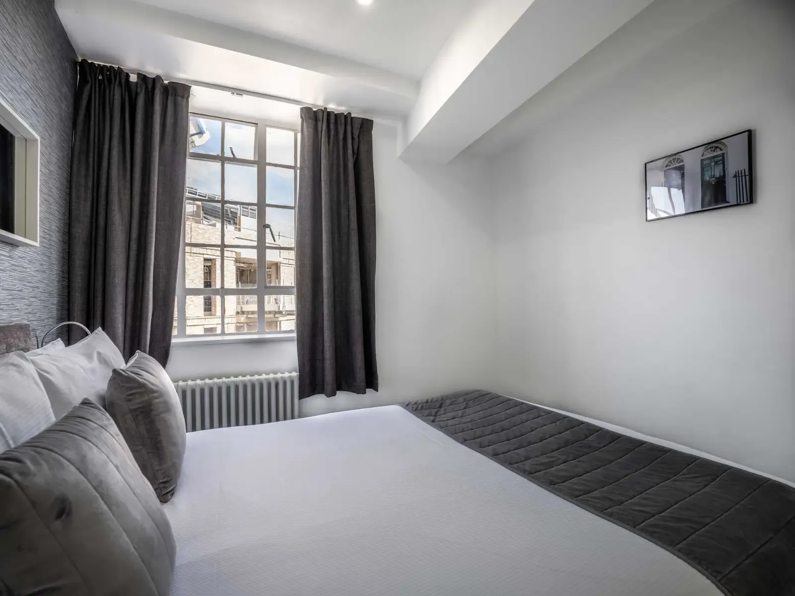 Two Bedroom Apartments (Double, Single Rooms, Sofa bed) in SW3 3DW - Property image 10 - VivreStays