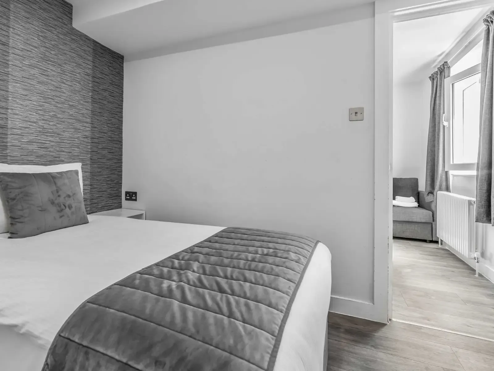 Two Bedroom Apartments (Double, Single Rooms, Sofa bed) in SW3 3DW - Property image 14 - VivreStays