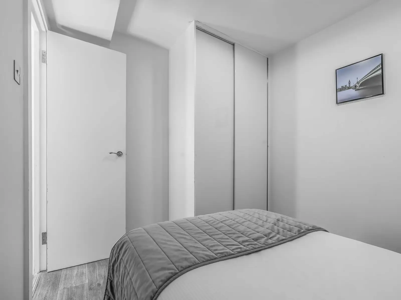 Two Bedroom Apartments (Double, Single Rooms, Sofa bed) in SW3 3DW - Property image 17 - VivreStays