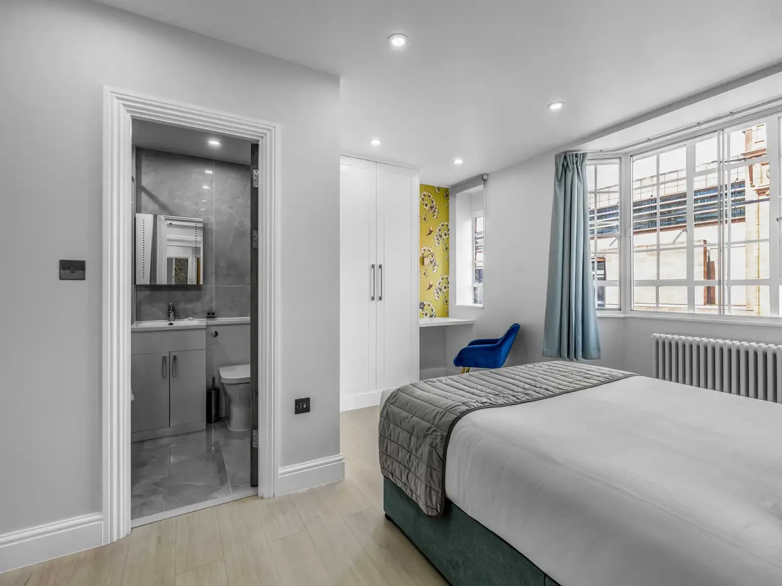 Two Bedroom Apartments (Double, Single Rooms, Sofa bed) in SW3 3DW - Property image 24 - VivreStays
