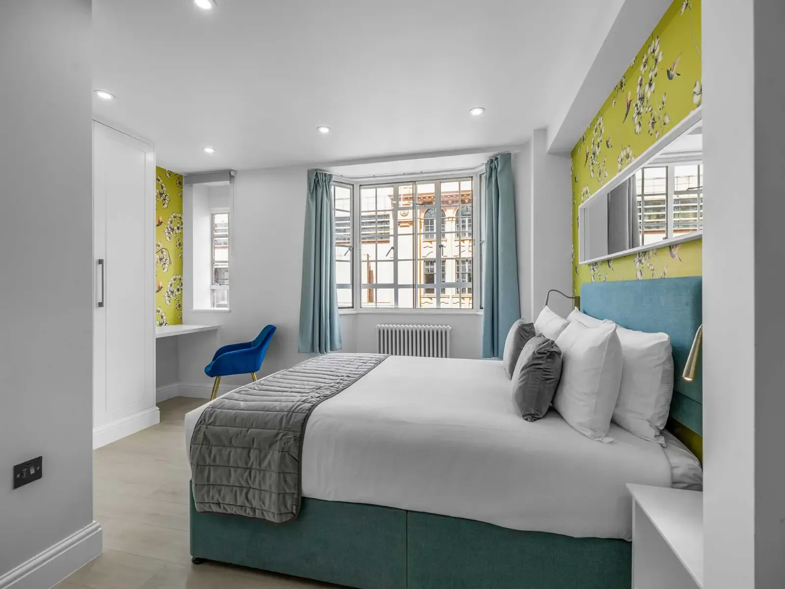Two Bedroom Apartments (Double, Single Rooms, Sofa bed) in SW3 3DW - Property image 23 - VivreStays