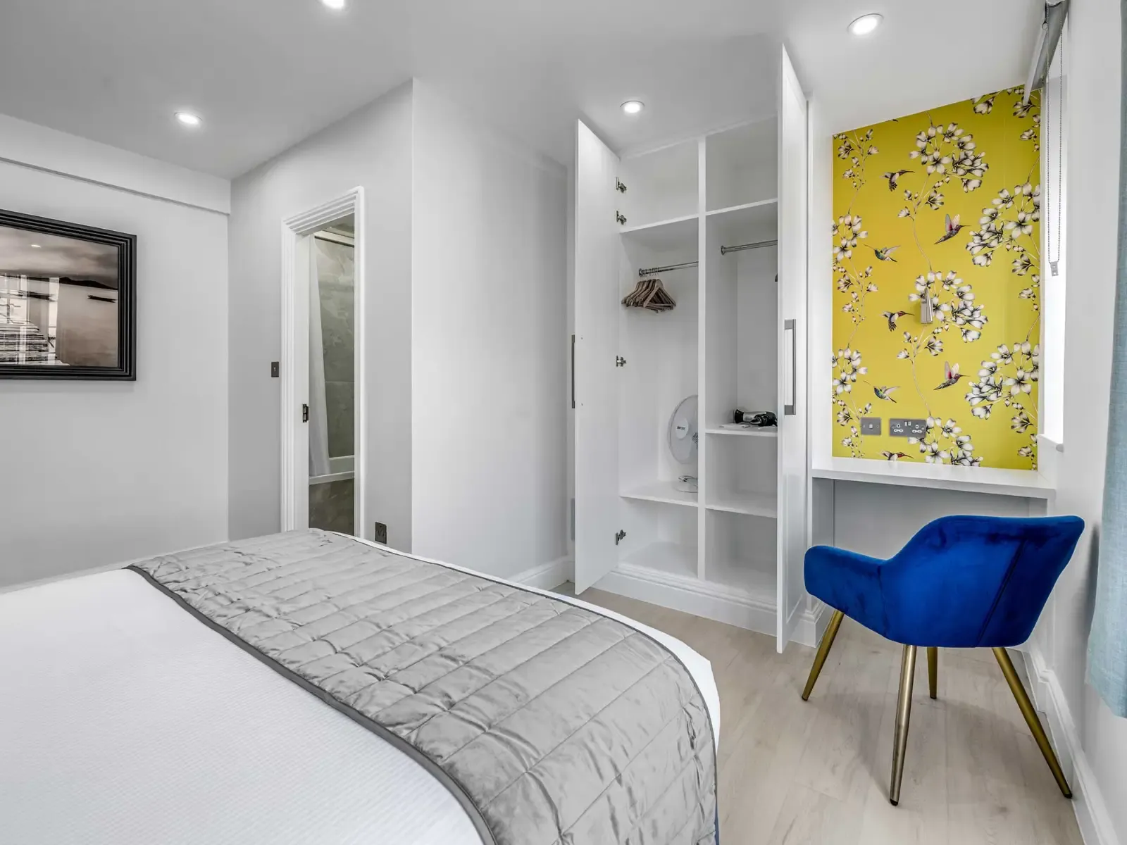 Two Bedroom Apartments (Double, Single Rooms, Sofa bed) in SW3 3DW - Property image 25 - VivreStays