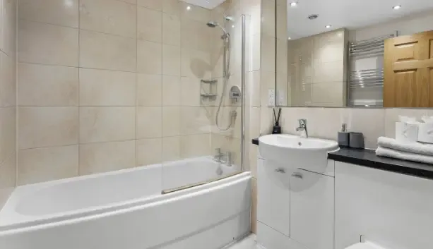 View Flat D, Shums Court by Mia Partners in BA1 1NE Flat D, Shums Court by Mia Partners in BA1 1NE - Property image 5 - VivreStays