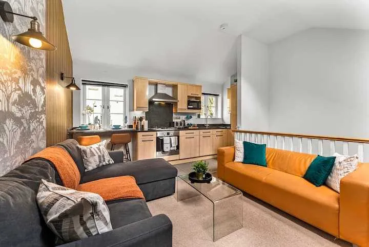 View 2 bed, 2 bath | FREE on-site Parking | Bathwick Street BA2 in BA2 6PA, Bath, Bath and North East Somerset, England, United Kingdom 2 bed, 2 bath | FREE on-site Parking | Bathwick Street BA2 in BA2 6PA, Bath, Bath and North East Somerset, England, United Kingdom - Property image 3 - VivreStays