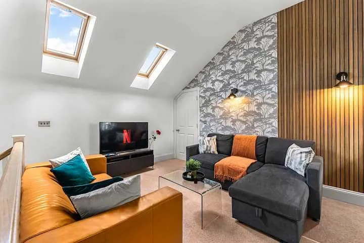 View 2 bed, 2 bath | FREE on-site Parking | Bathwick Street BA2 in BA2 6PA, Bath, Bath and North East Somerset, England, United Kingdom 2 bed, 2 bath | FREE on-site Parking | Bathwick Street BA2 in BA2 6PA, Bath, Bath and North East Somerset, England, United Kingdom - Property image 2 - VivreStays