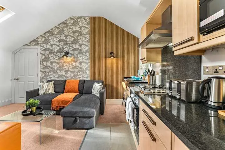 View 2 bed, 2 bath | FREE on-site Parking | Bathwick Street BA2 in BA2 6PA, Bath, Bath and North East Somerset, England, United Kingdom 2 bed, 2 bath | FREE on-site Parking | Bathwick Street BA2 in BA2 6PA, Bath, Bath and North East Somerset, England, United Kingdom - Property image 5 - VivreStays