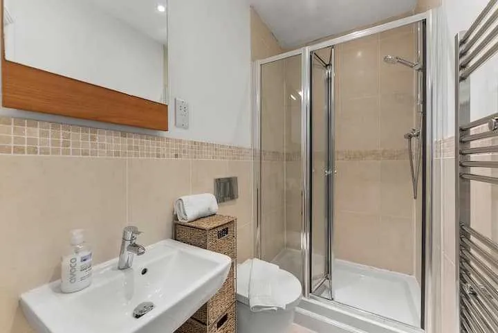 View 2 bed, 2 bath | FREE on-site Parking | Bathwick Street BA2 in BA2 6PA, Bath, Bath and North East Somerset, England, United Kingdom 2 bed, 2 bath | FREE on-site Parking | Bathwick Street BA2 in BA2 6PA, Bath, Bath and North East Somerset, England, United Kingdom - Property image 11 - VivreStays