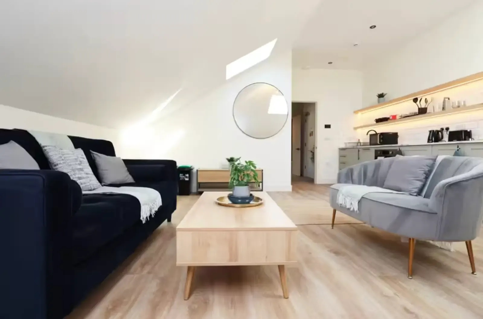 Albert Hall One Bed by Mia Partners in SA1 3EP, Swansea, Swansea, Wales, United Kingdom - Property image 2 - VivreStays
