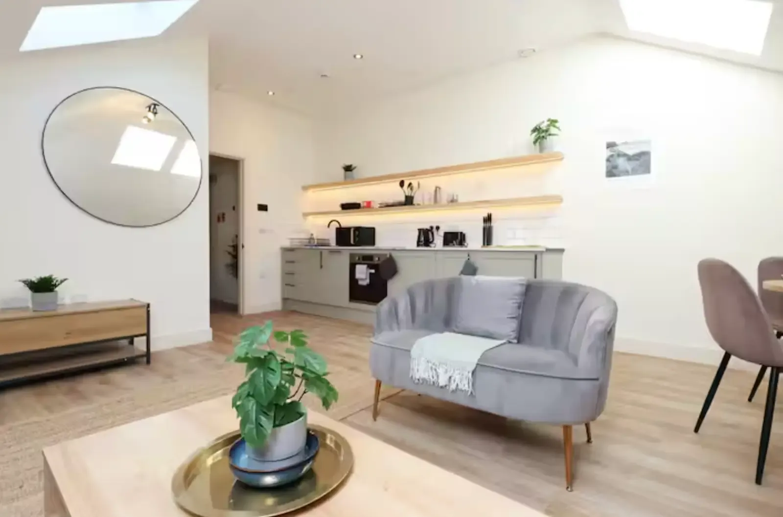 Albert Hall One Bed by Mia Partners serviced apartment - Swansea - VivreStays