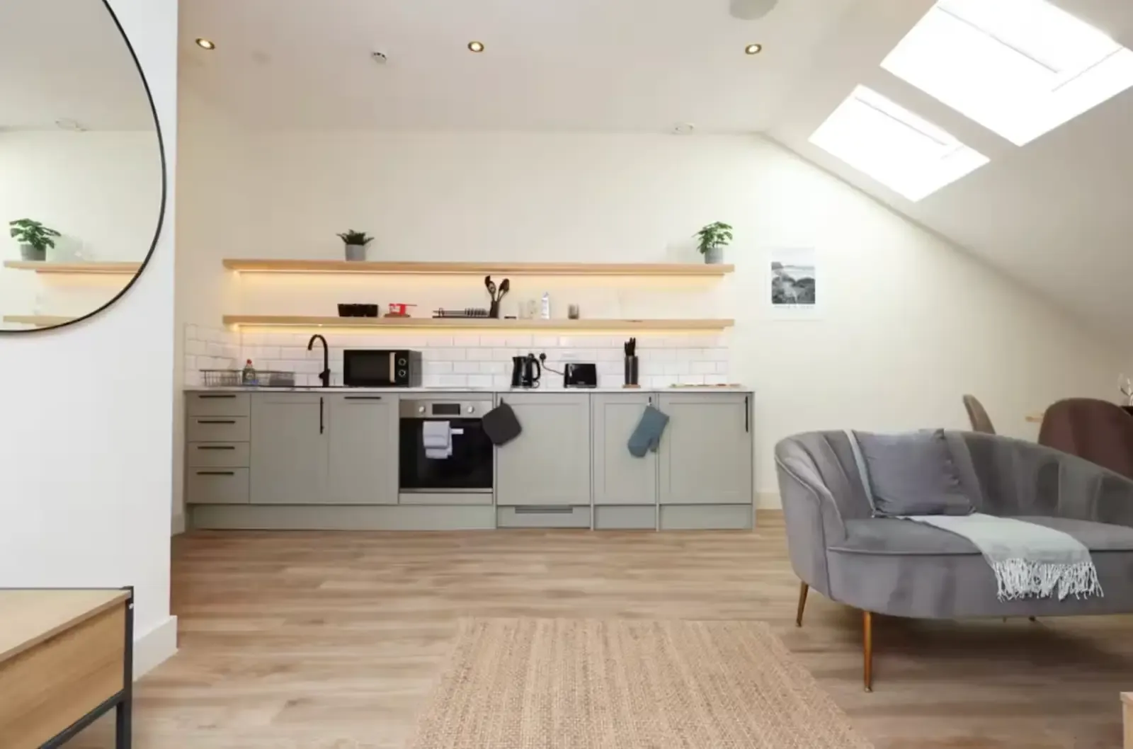 Albert Hall One Bed by Mia Partners in SA1 3EP, Swansea, Swansea, Wales, United Kingdom - Property image 8 - VivreStays