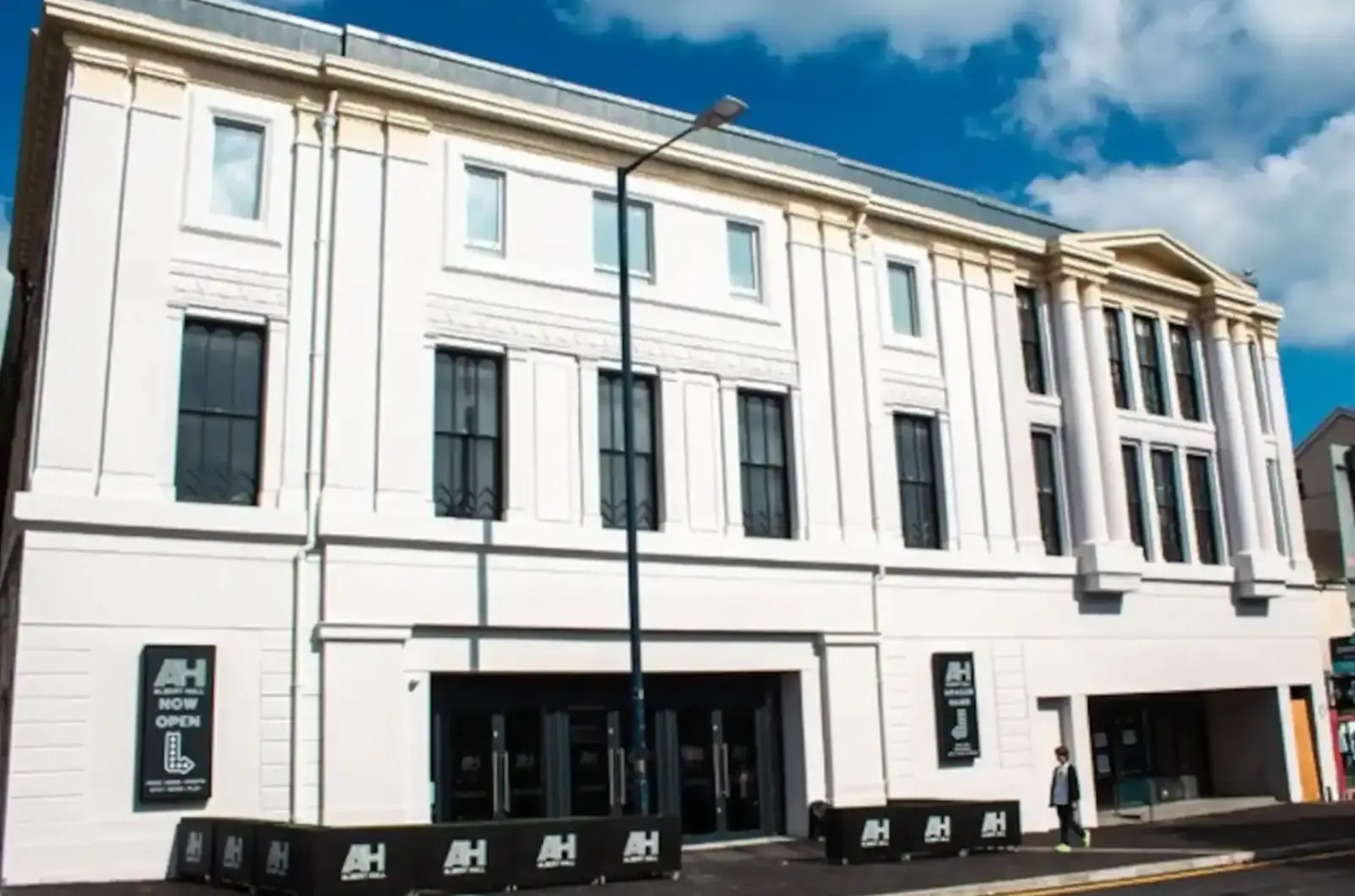 Albert Hall One Bed by Mia Partners in SA1 3EP, Swansea, Swansea, Wales, United Kingdom - Property image 17 - VivreStays
