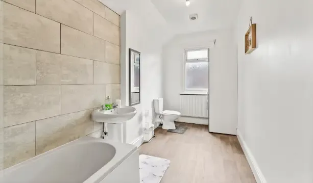 Great Central Avenue by Mia Partners in 29 Great Central Avenue, DN4 8BJ - Property image 3 - VivreStays