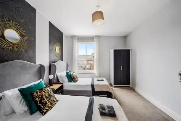 View 16a The Square by Mia Partners in HG1 5AW 16a The Square by Mia Partners in HG1 5AW - Property image 3 - VivreStays