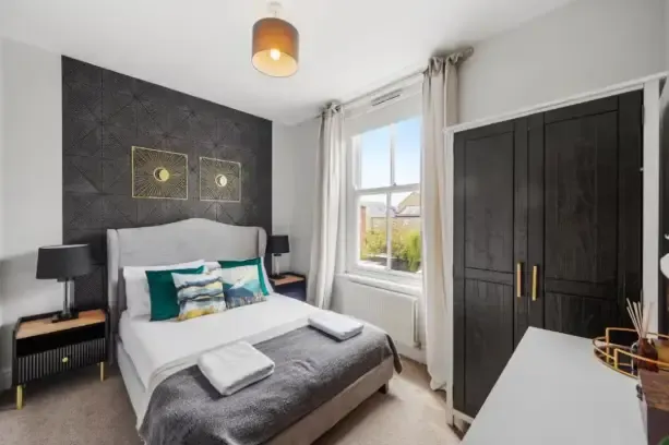 View 16a The Square by Mia Partners 16a The Square by Mia Partners serviced apartment - Harrogate - VivreStays