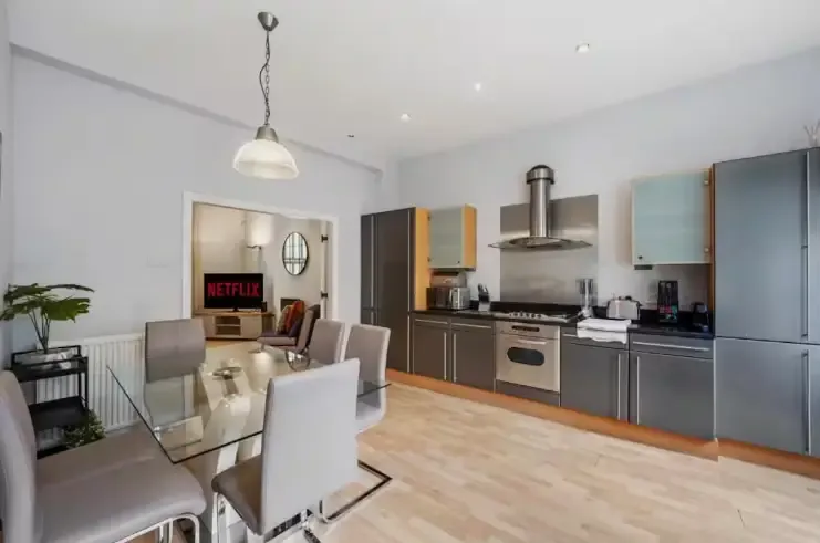 View 16a The Square by Mia Partners in HG1 5AW 16a The Square by Mia Partners in HG1 5AW - Property image 4 - VivreStays